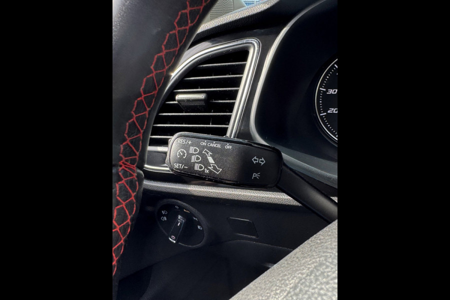 Seat Leon 1.5 TSI FR ACT - Navigatie I Sport pakket I LED I PDC I Sport velgen I Dealer onderhouden