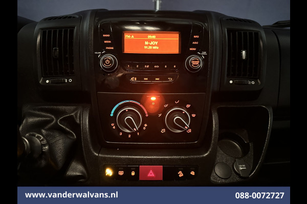 Peugeot Boxer 2.2 BlueHDi 141pk Bakwagen 436cm Lang Laadklep Euro6 Airco | Cruisecontrol | 1085kg laadvermogen Bijrijdersbank