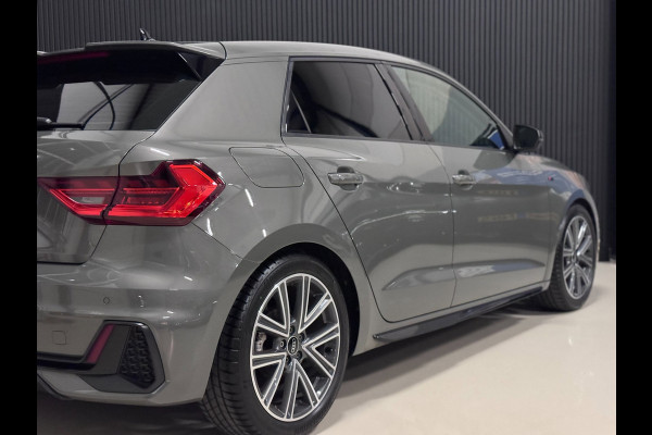 Audi A1 Sportback 30 TFSI 3X S-LINE | LED | CAMERA | CARPLAY | STOELVERW.