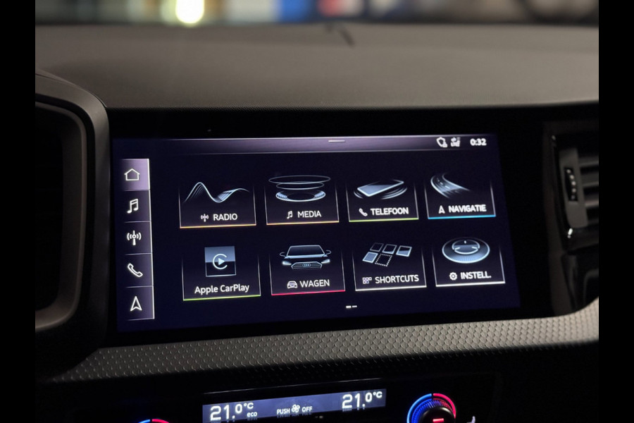 Audi A1 Sportback 30 TFSI 3X S-LINE | LED | CAMERA | CARPLAY | STOELVERW.
