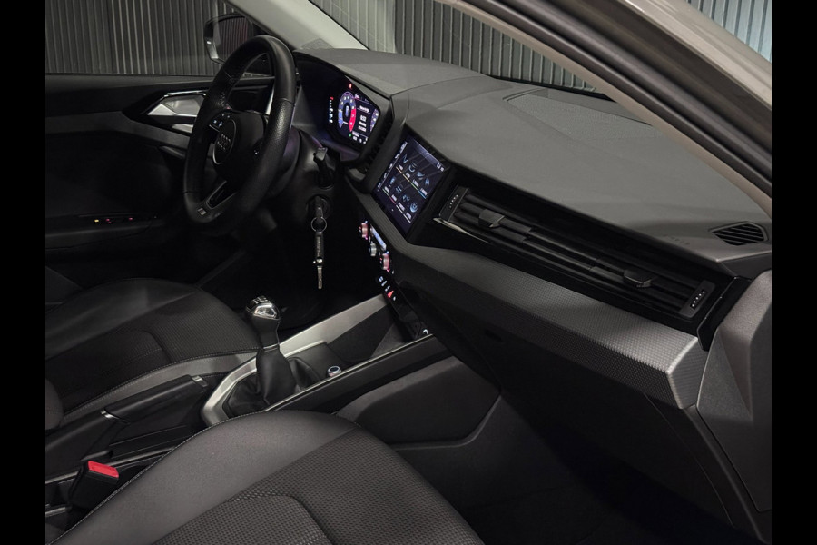 Audi A1 Sportback 30 TFSI 3X S-LINE | LED | CAMERA | CARPLAY | STOELVERW.