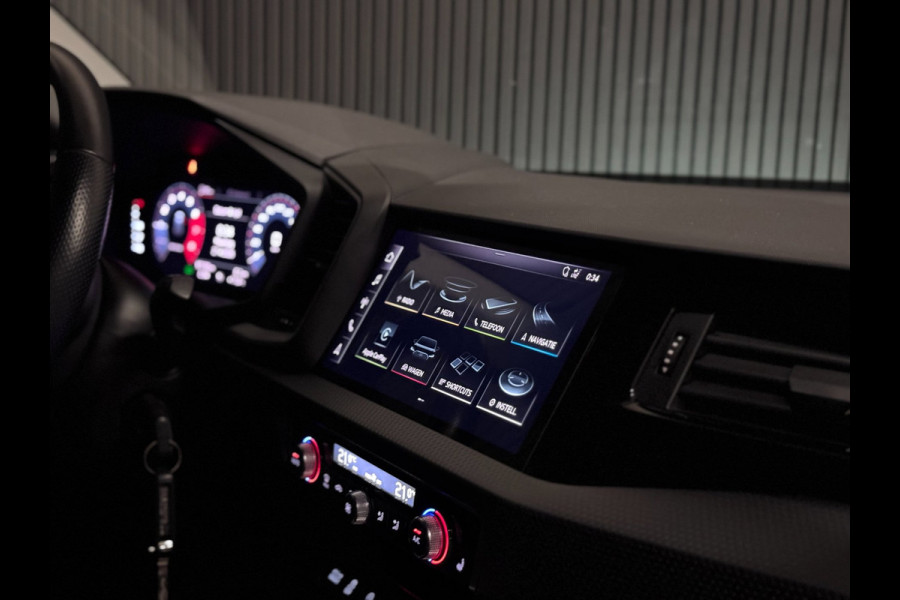 Audi A1 Sportback 30 TFSI 3X S-LINE | LED | CAMERA | CARPLAY | STOELVERW.