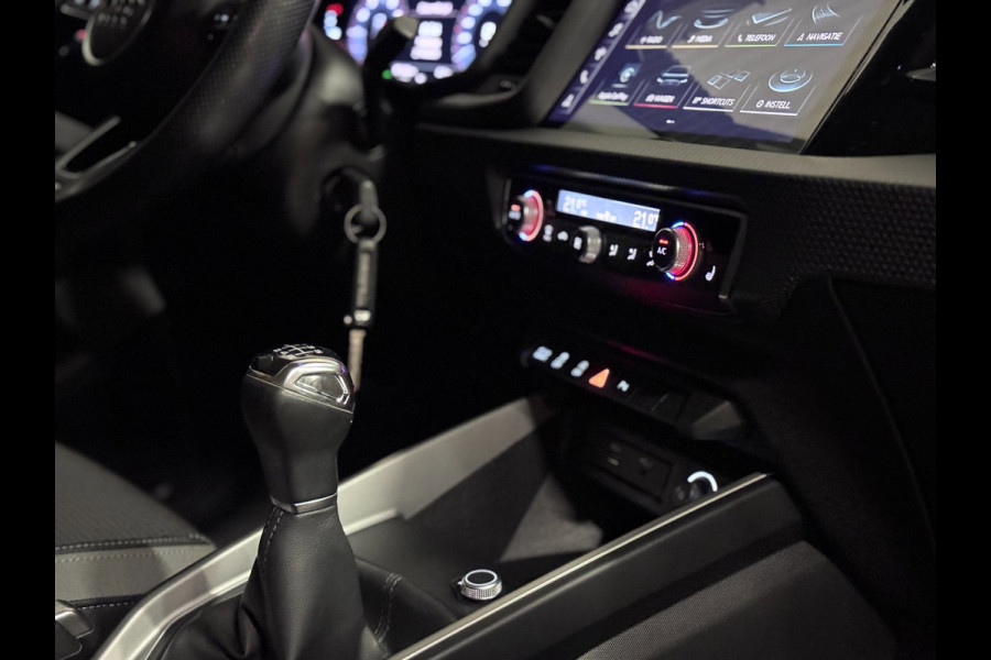 Audi A1 Sportback 30 TFSI 3X S-LINE | LED | CAMERA | CARPLAY | STOELVERW.