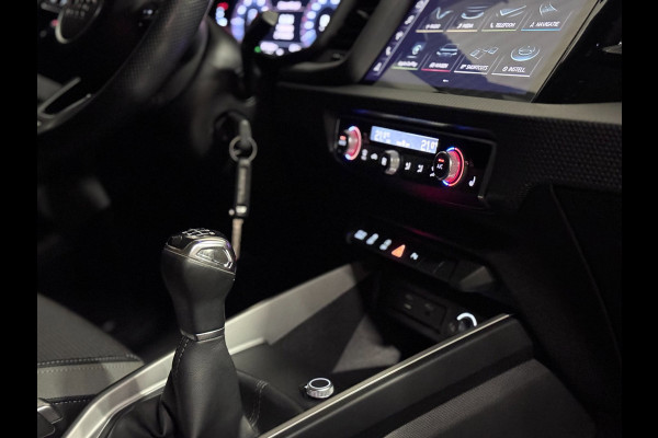 Audi A1 Sportback 30 TFSI 3X S-LINE | LED | CAMERA | CARPLAY | STOELVERW.
