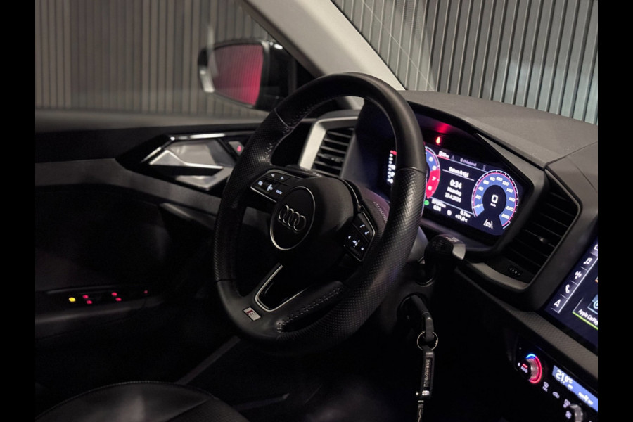 Audi A1 Sportback 30 TFSI 3X S-LINE | LED | CAMERA | CARPLAY | STOELVERW.