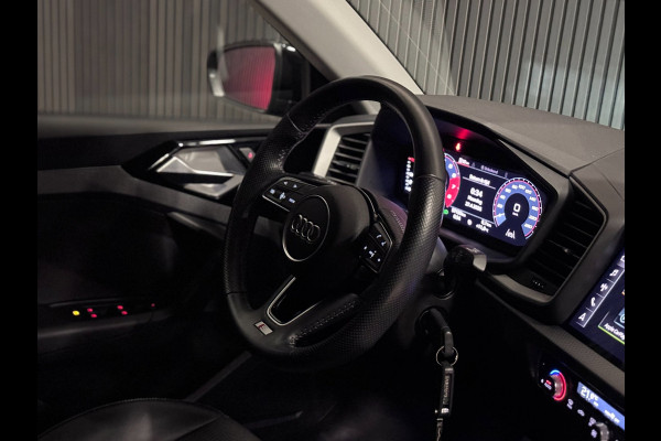 Audi A1 Sportback 30 TFSI 3X S-LINE | LED | CAMERA | CARPLAY | STOELVERW.