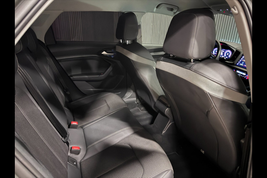 Audi A1 Sportback 30 TFSI 3X S-LINE | LED | CAMERA | CARPLAY | STOELVERW.