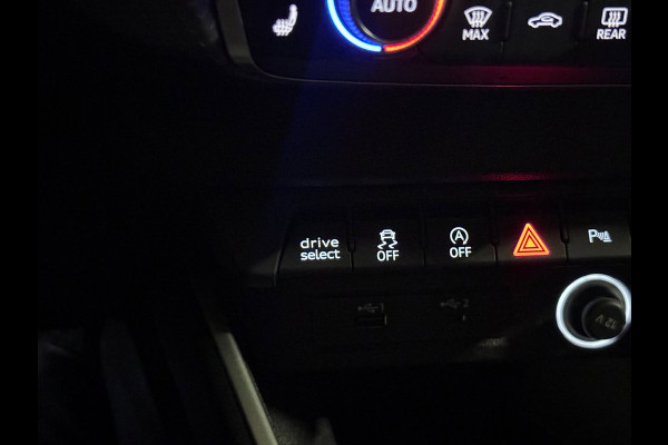 Audi A1 Sportback 30 TFSI 3X S-LINE | LED | CAMERA | CARPLAY | STOELVERW.
