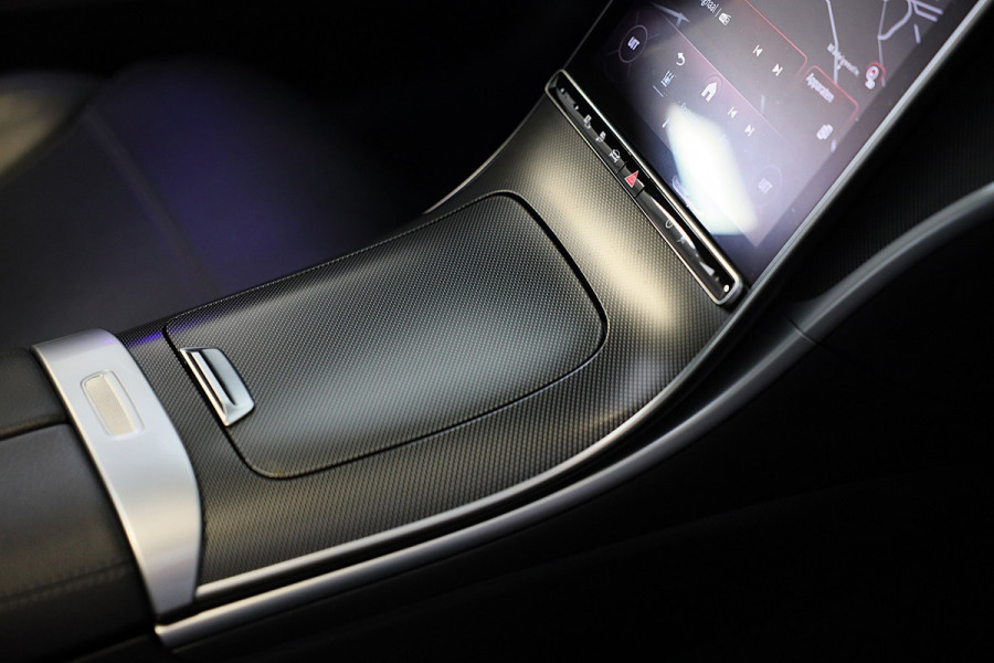 Mercedes-Benz C-Klasse 300 e AMG 63 Look / Massage / Burmester / Head Up / 360 Camera / Acc / Elek Stoelen / Open Pano / 20 Inch