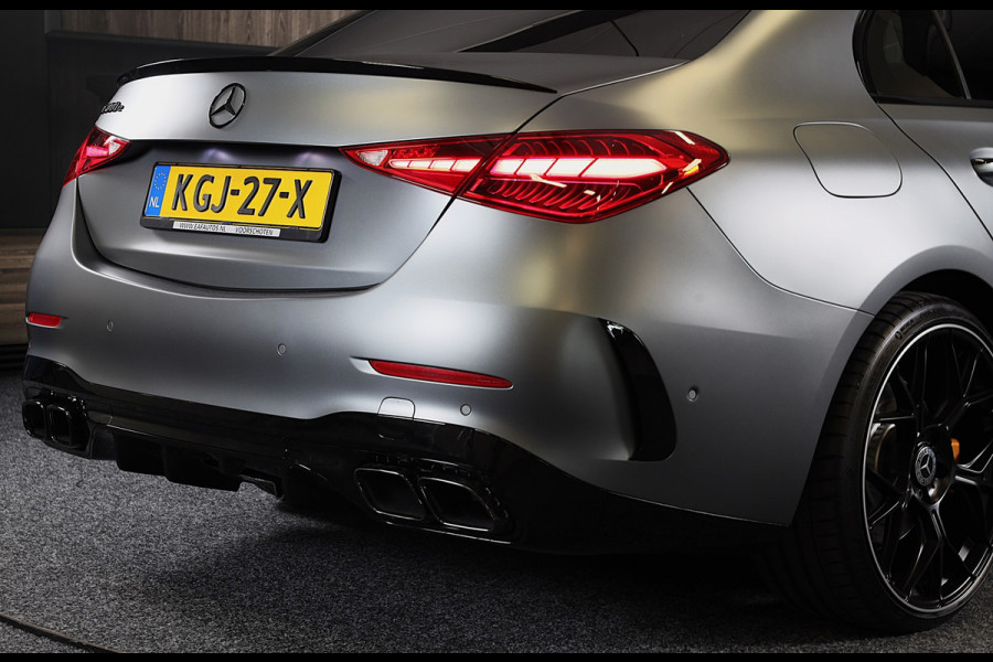 Mercedes-Benz C-Klasse 300 e AMG 63 Look / Massage / Burmester / Head Up / 360 Camera / Acc / Elek Stoelen / Open Pano / 20 Inch
