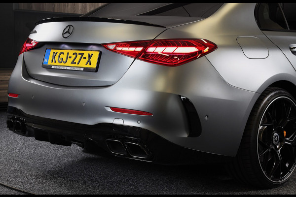Mercedes-Benz C-Klasse 300 e AMG 63 Look / Massage / Burmester / Head Up / 360 Camera / Acc / Elek Stoelen / Open Pano / 20 Inch