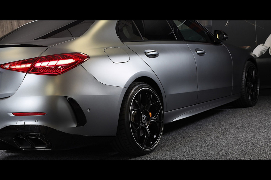 Mercedes-Benz C-Klasse 300 e AMG 63 Look / Massage / Burmester / Head Up / 360 Camera / Acc / Elek Stoelen / Open Pano / 20 Inch