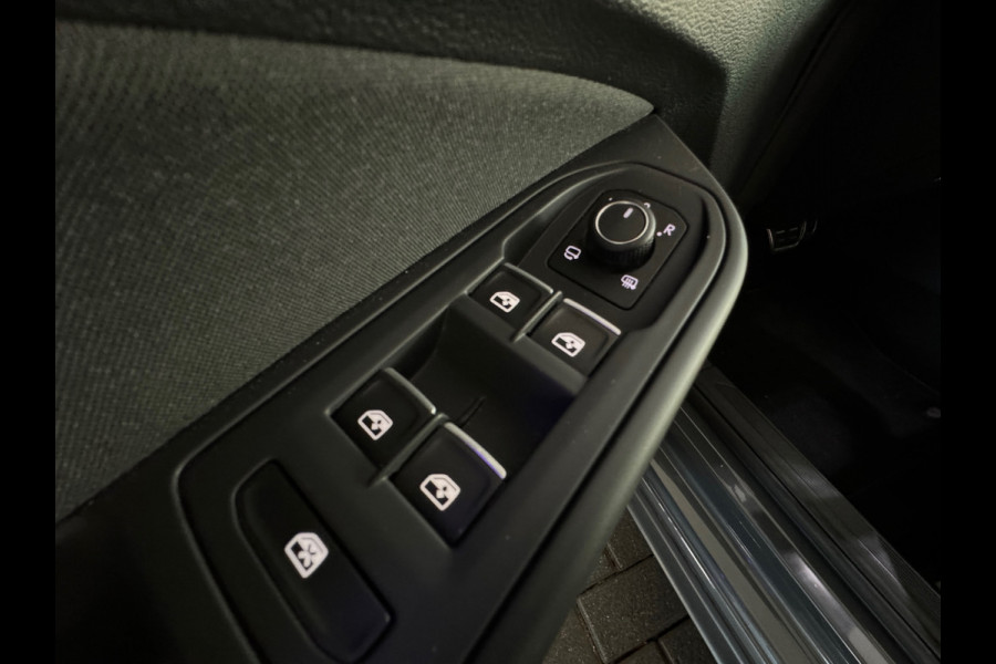 Volkswagen Golf 1.4 eHybrid GTE Pano|Keyless|IQ|Sfeer|In.BTW