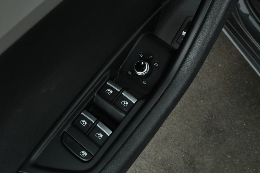 Audi A4 Avant 35 TDI Advanced Edition Electrische Trekhaak! Automaat, Volleder, Virtual, Apple Carplay