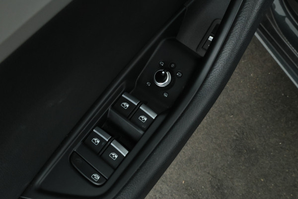 Audi A4 Avant 35 TDI Advanced Edition Electrische Trekhaak! Automaat, Volleder, Virtual, Apple Carplay