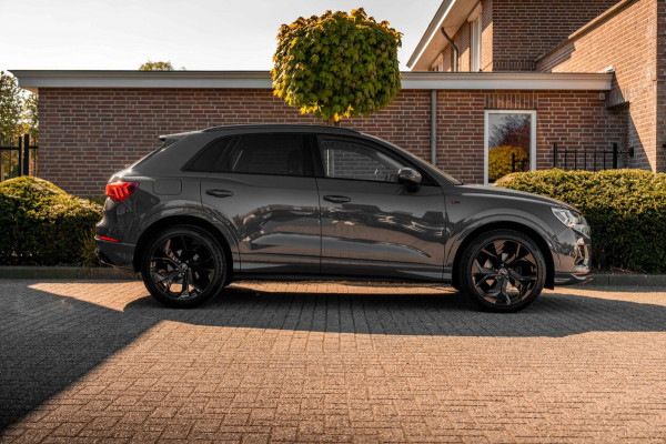 Audi Q3 35 TFSI Pro Line S 150 PK Adaptive Elek.Trekhaak Camera Half/Leer 20''
