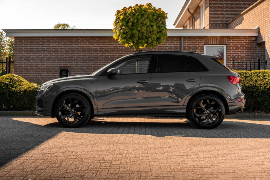 Audi Q3 35 TFSI Pro Line S 150 PK Adaptive Elek.Trekhaak Camera Half/Leer 20''