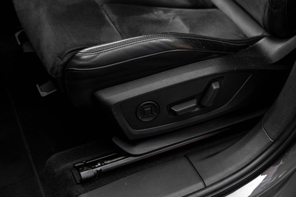 Audi Q3 35 TFSI Pro Line S 150 PK Adaptive Elek.Trekhaak Camera Half/Leer 20''
