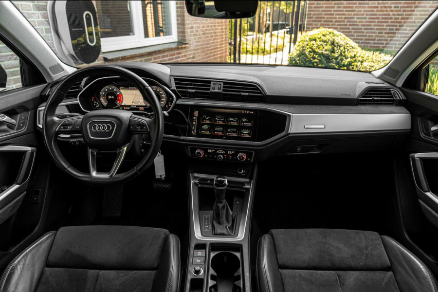 Audi Q3 35 TFSI Pro Line S 150 PK Adaptive Elek.Trekhaak Camera Half/Leer 20''