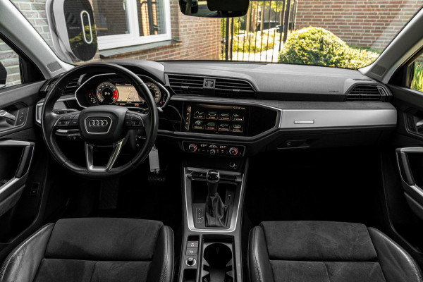 Audi Q3 35 TFSI Pro Line S 150 PK Adaptive Elek.Trekhaak Camera Half/Leer 20''