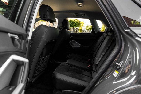 Audi Q3 35 TFSI Pro Line S 150 PK Adaptive Elek.Trekhaak Camera Half/Leer 20''