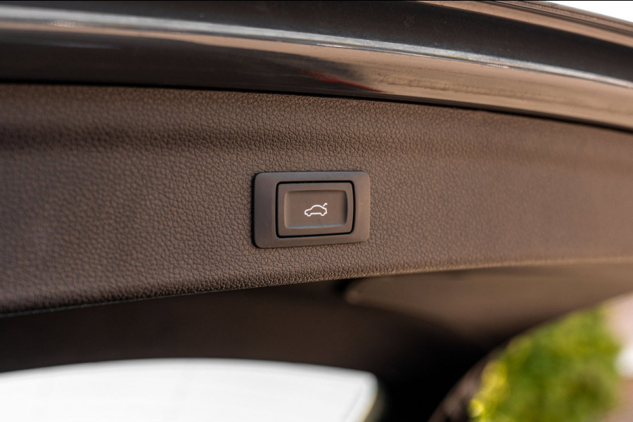 Audi Q3 35 TFSI Pro Line S 150 PK Adaptive Elek.Trekhaak Camera Half/Leer 20''