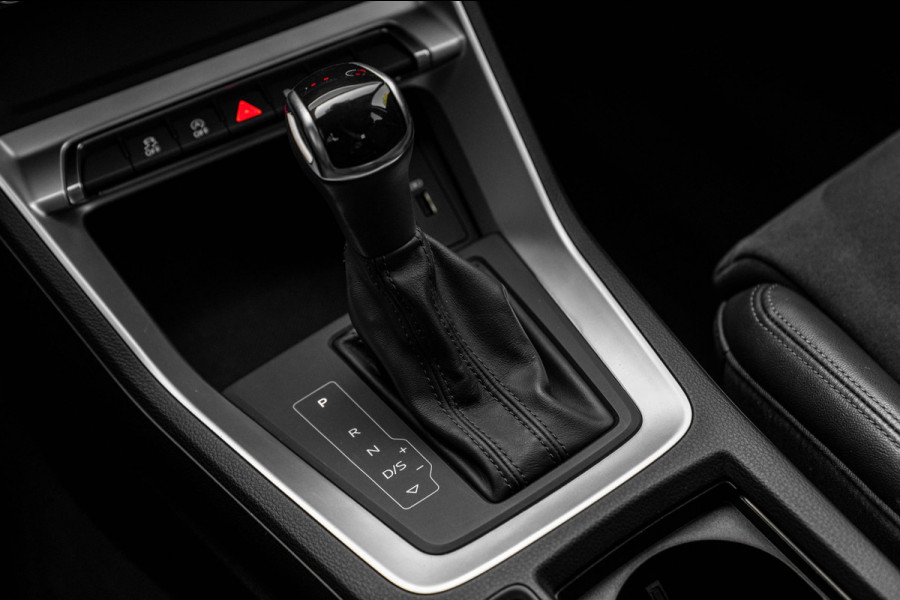 Audi Q3 35 TFSI Pro Line S 150 PK Adaptive Elek.Trekhaak Camera Half/Leer 20''
