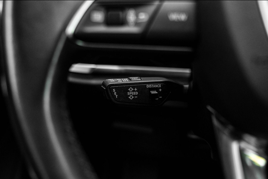 Audi Q3 35 TFSI Pro Line S 150 PK Adaptive Elek.Trekhaak Camera Half/Leer 20''