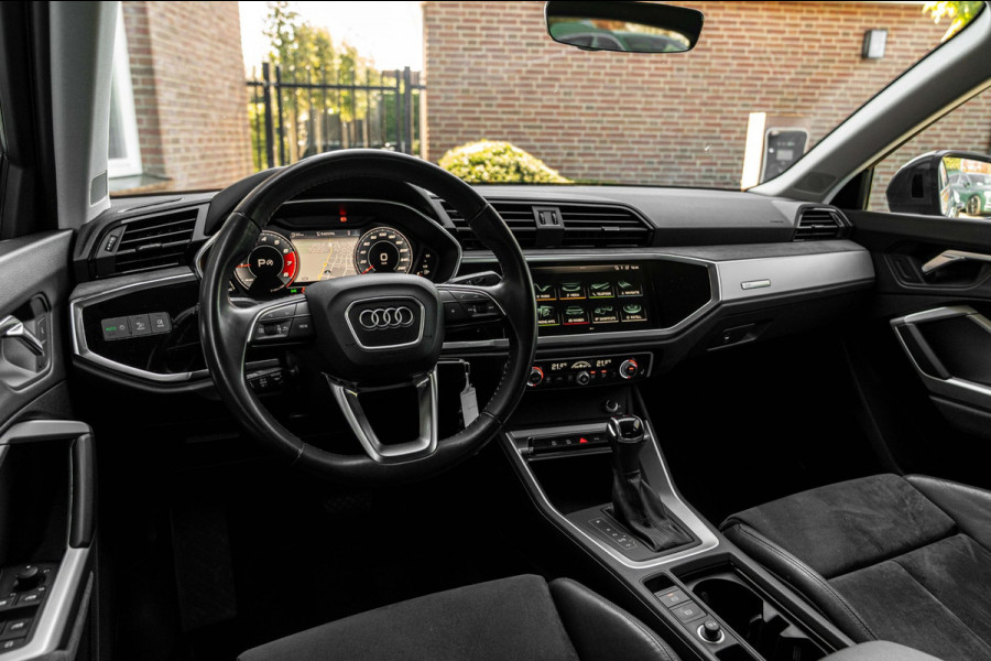 Audi Q3 35 TFSI Pro Line S 150 PK Adaptive Elek.Trekhaak Camera Half/Leer 20''