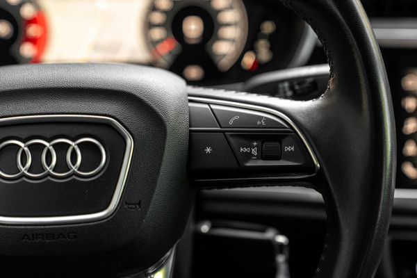 Audi Q3 35 TFSI Pro Line S 150 PK Adaptive Elek.Trekhaak Camera Half/Leer 20''