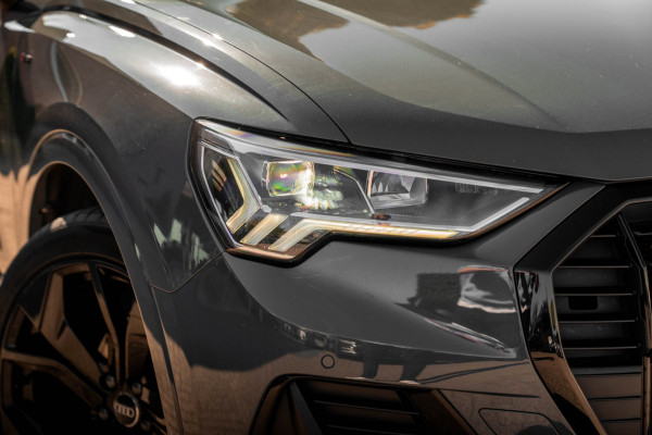 Audi Q3 35 TFSI Pro Line S 150 PK Adaptive Elek.Trekhaak Camera Half/Leer 20''