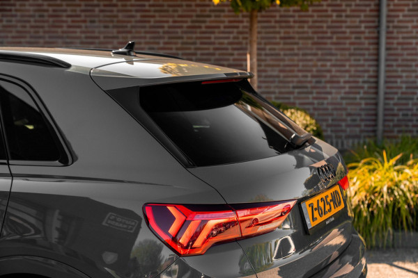 Audi Q3 35 TFSI Pro Line S 150 PK Adaptive Elek.Trekhaak Camera Half/Leer 20''