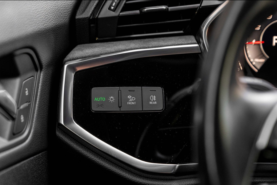 Audi Q3 35 TFSI Pro Line S 150 PK Adaptive Elek.Trekhaak Camera Half/Leer 20''