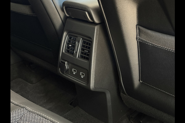 Renault Captur 1.3 TCe 155 Edition One | Pano | 360 | Bose | Stoel&Stuurverwarming | 18" |  Groot Navi | ACC | Dodehoek | 100% onderhouden!