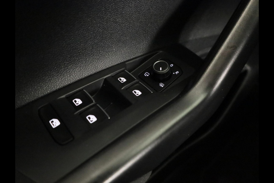 Volkswagen Taigo 1.0 TSI R-Line | DSG Automaat | Camera | Stoelverwarming | Apple Carplay & Android Auto |