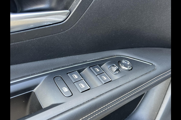 Peugeot 3008 GT PHEV | APPLE CARPLAY | ELEKTRISCHE ACHTERKLEP | CAMERA VOOR + ACHTER | ADAPTIVE CRUISE CONTROL | FOCAL AUDIO | DODEHOEK DETECTIE| RIJKLAARPRIJS INCL. 12 MND BOVAG GARANTIE