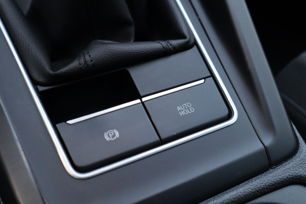 Volkswagen Golf 1.0 TSI Life | Sfeerverlichting | ACC | Carplay |