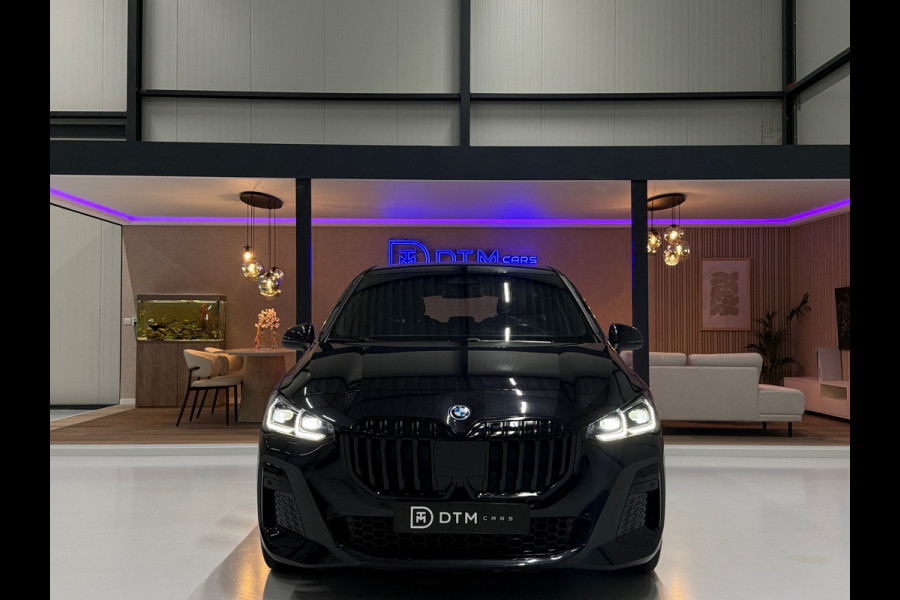 BMW 2 Serie Active Tourer 225e xDrive M-pakket | Plug-in 4x4 | 360° | Elek. Trekhaak