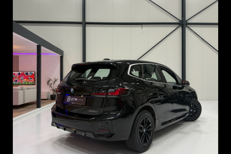 BMW 2 Serie Active Tourer 225e xDrive M-pakket | Plug-in 4x4 | 360° | Elek. Trekhaak