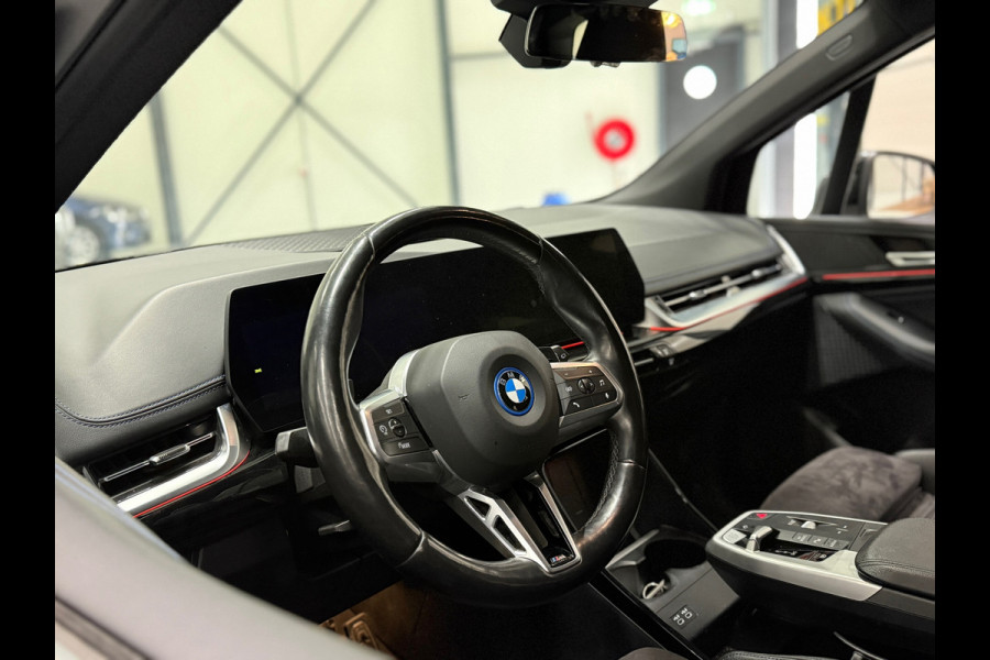 BMW 2 Serie Active Tourer 225e xDrive M-pakket | Plug-in 4x4 | 360° | Elek. Trekhaak