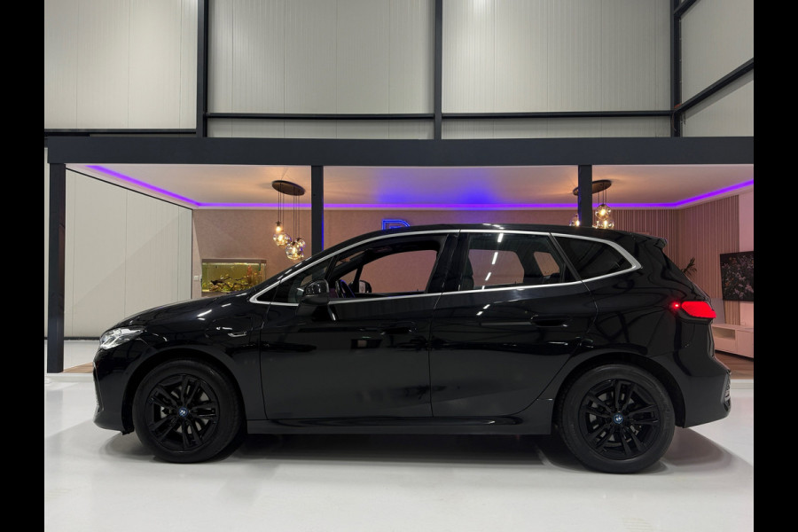 BMW 2 Serie Active Tourer 225e xDrive M-pakket | Plug-in 4x4 | 360° | Elek. Trekhaak