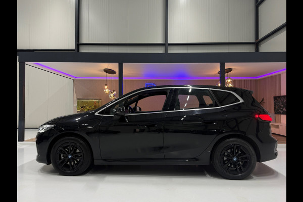 BMW 2 Serie Active Tourer 225e xDrive M-pakket | Plug-in 4x4 | 360° | Elek. Trekhaak