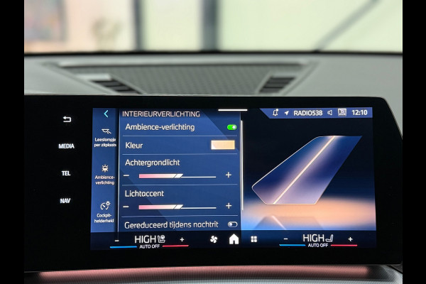 BMW 2 Serie Active Tourer 225e xDrive M-pakket | Plug-in 4x4 | 360° | Elek. Trekhaak