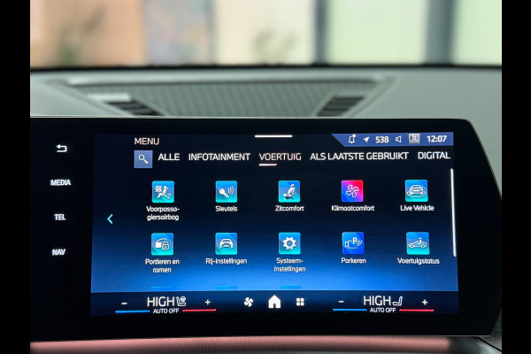 BMW 2 Serie Active Tourer 225e xDrive M-pakket | Plug-in 4x4 | 360° | Elek. Trekhaak