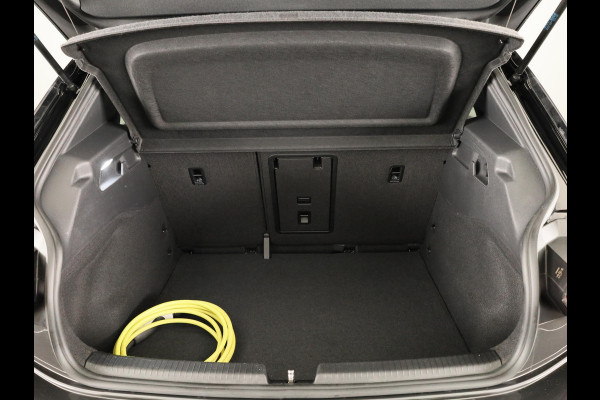 Volkswagen ID.3 First Plus 58 kWh | SOH 93% | Navigatie | Stoelverwarming | Camera | Carplay & Android Auto |