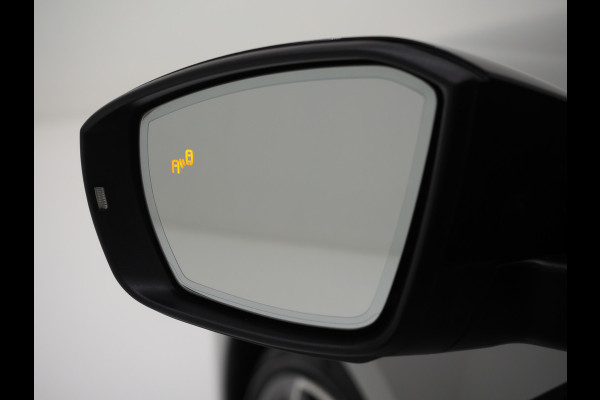 Škoda Octavia Combi 2.0 TSI RS 245PK | Panoramadak | Sportstoelen | Canton | Keyless | Carbon | Camera | Sfeerlicht | Carplay