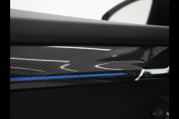 Škoda Octavia Combi 2.0 TSI RS 245PK | Panoramadak | Sportstoelen | Canton | Keyless | Carbon | Camera | Sfeerlicht | Carplay