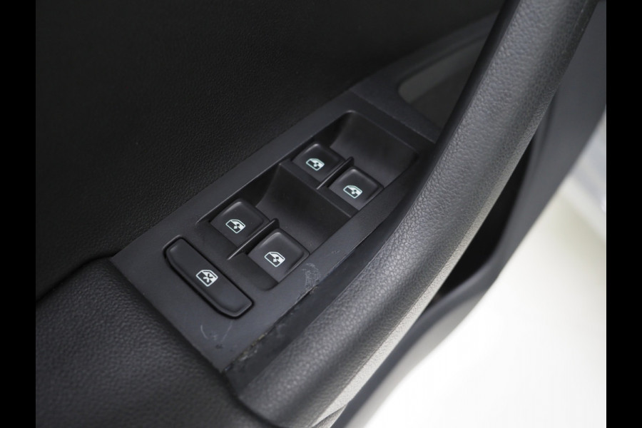 Škoda Octavia Combi 2.0 TSI RS 245PK | Panoramadak | Sportstoelen | Canton | Keyless | Carbon | Camera | Sfeerlicht | Carplay