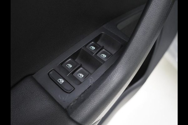 Škoda Octavia Combi 2.0 TSI RS 245PK | Panoramadak | Sportstoelen | Canton | Keyless | Carbon | Camera | Sfeerlicht | Carplay