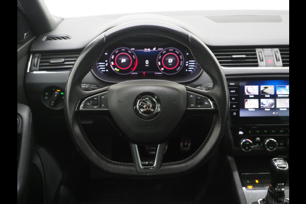 Škoda Octavia Combi 2.0 TSI RS 245PK | Panoramadak | Sportstoelen | Canton | Keyless | Carbon | Camera | Sfeerlicht | Carplay